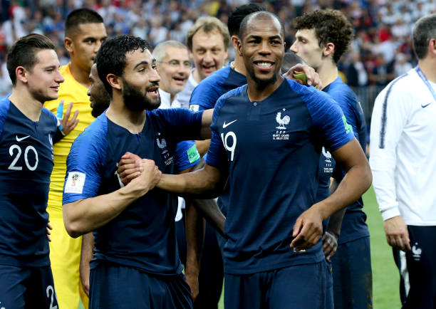 高额的费用 高额的费用